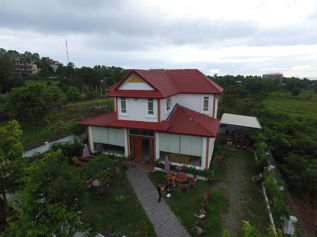Swiss Villa Sihanoukville Szoba fotó